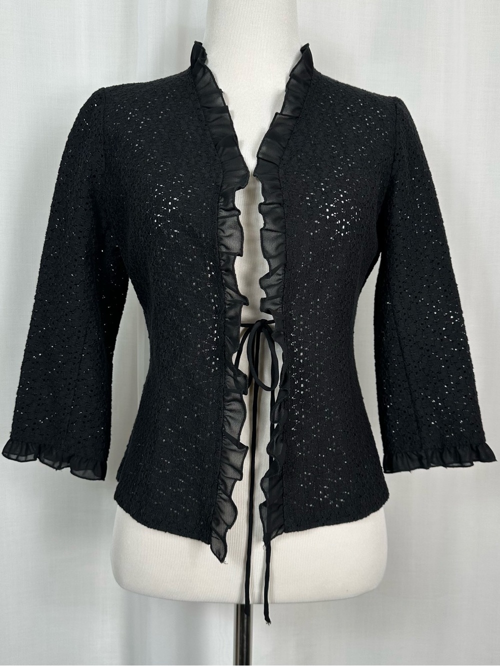 Vintage Paradiso Black Eyelet Lace Tie Front Ruffle Cropped Cardigan Jacket 1 XS